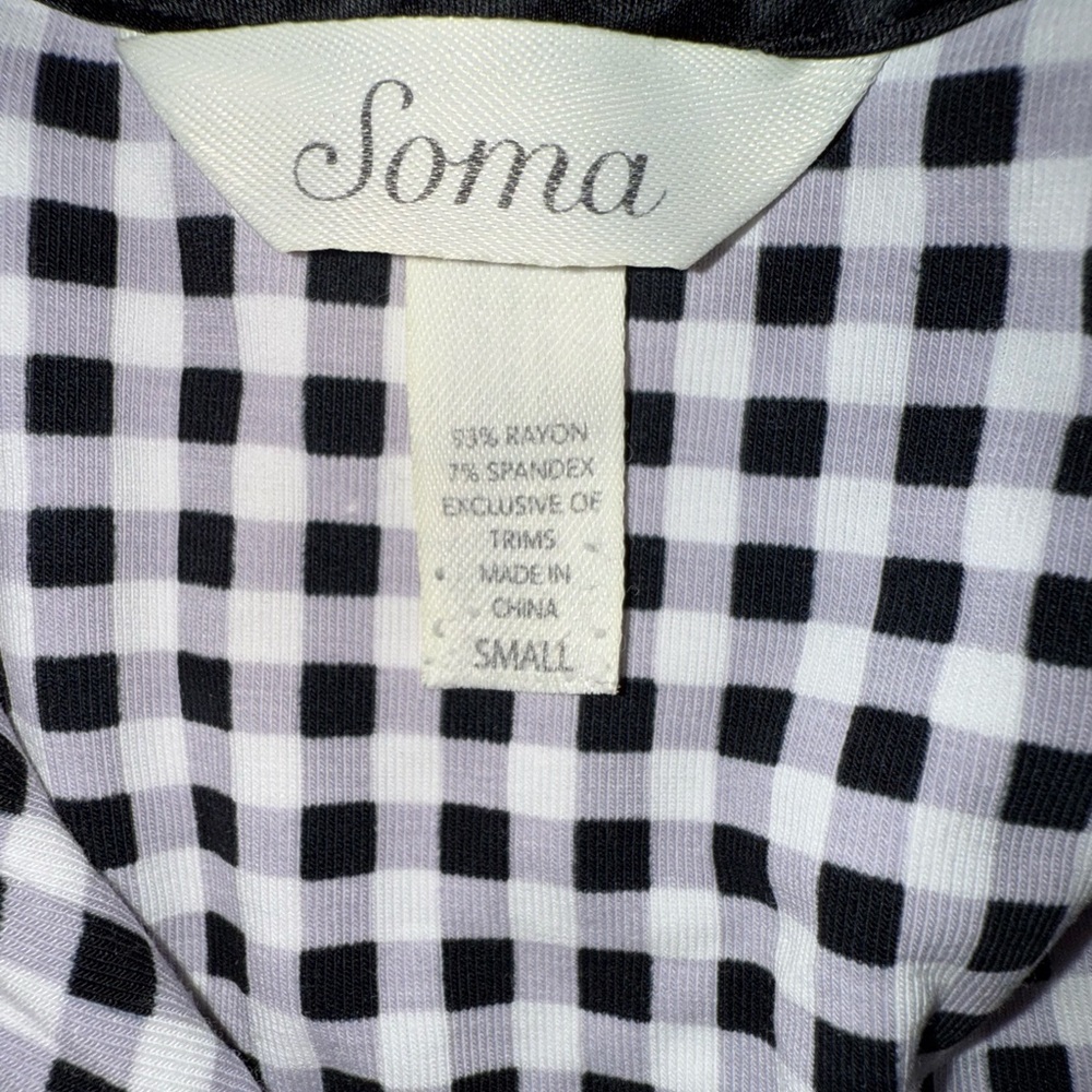 Soma EMBRACEABLE COOL NIGHTS
Notch Collar Short Sleeve Pajama Top/Pants - Picture 5 of 9